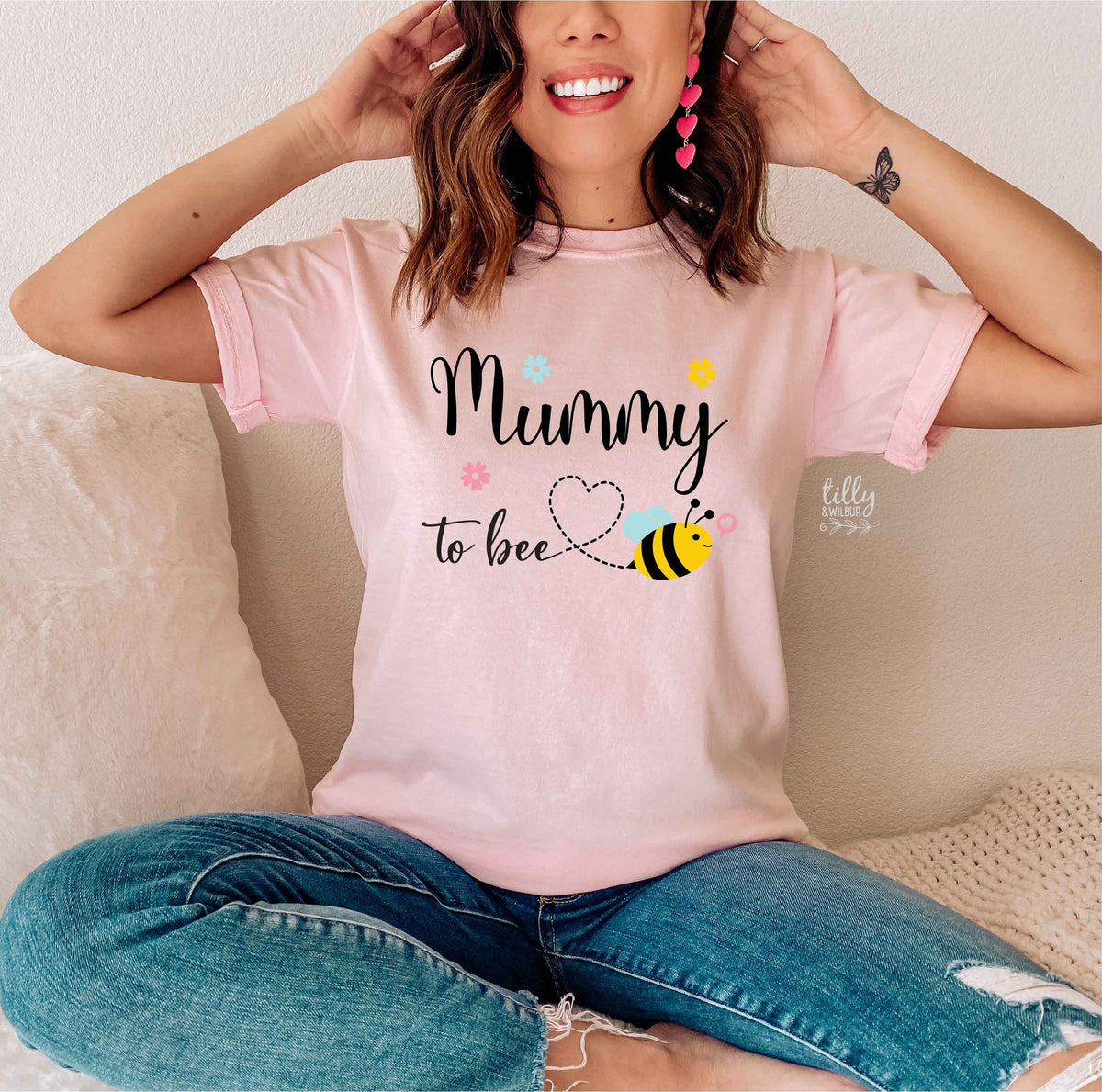Mummy To Bee T-Shirt, Mummy To Be T-Shirt, Pregnancy Announcement T-Shirt, Pregnancy T-Shirt, Preggers T-Shirt, Baby Shower Gift, Mama Shirt