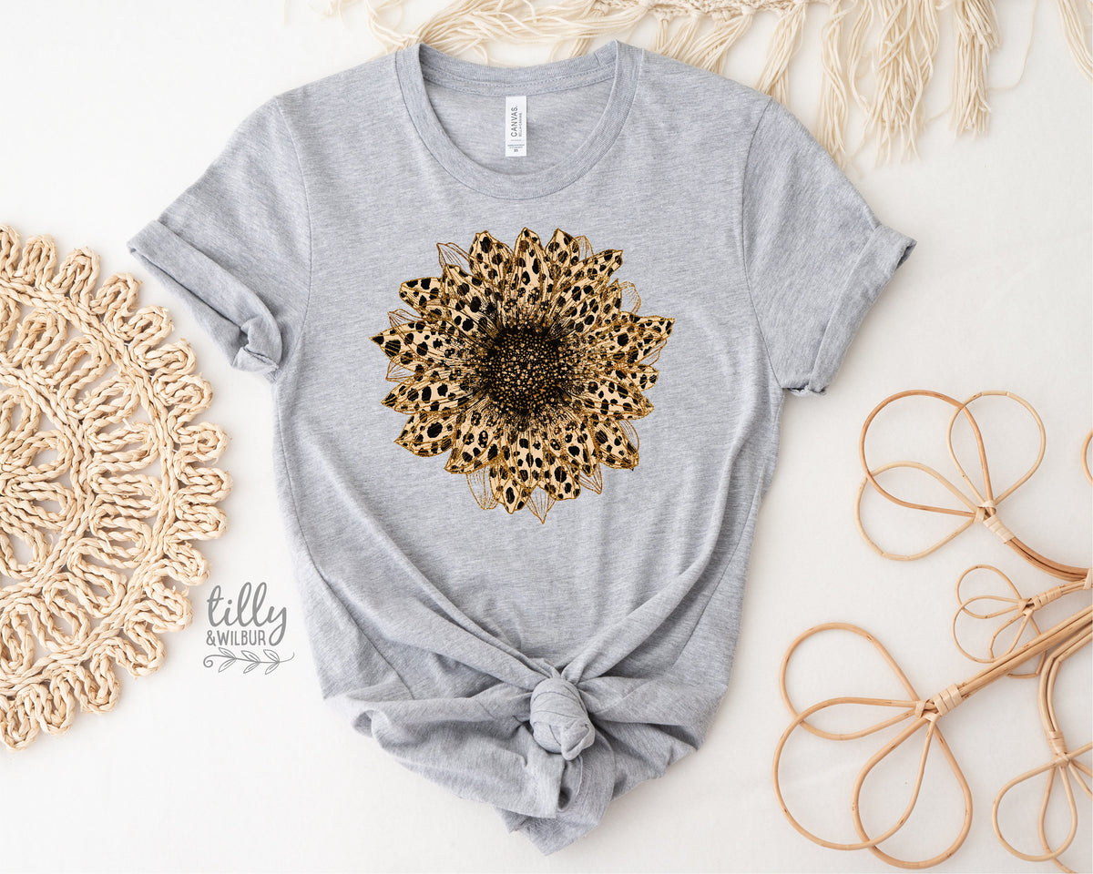 Daisy T-Shirt, Flower T-Shirt, Sunflower T-Shirt, Boho T-Shirt, Floral T-Shirt Gift, Birth Month Flower, Gift For Sister, Gift For Mother