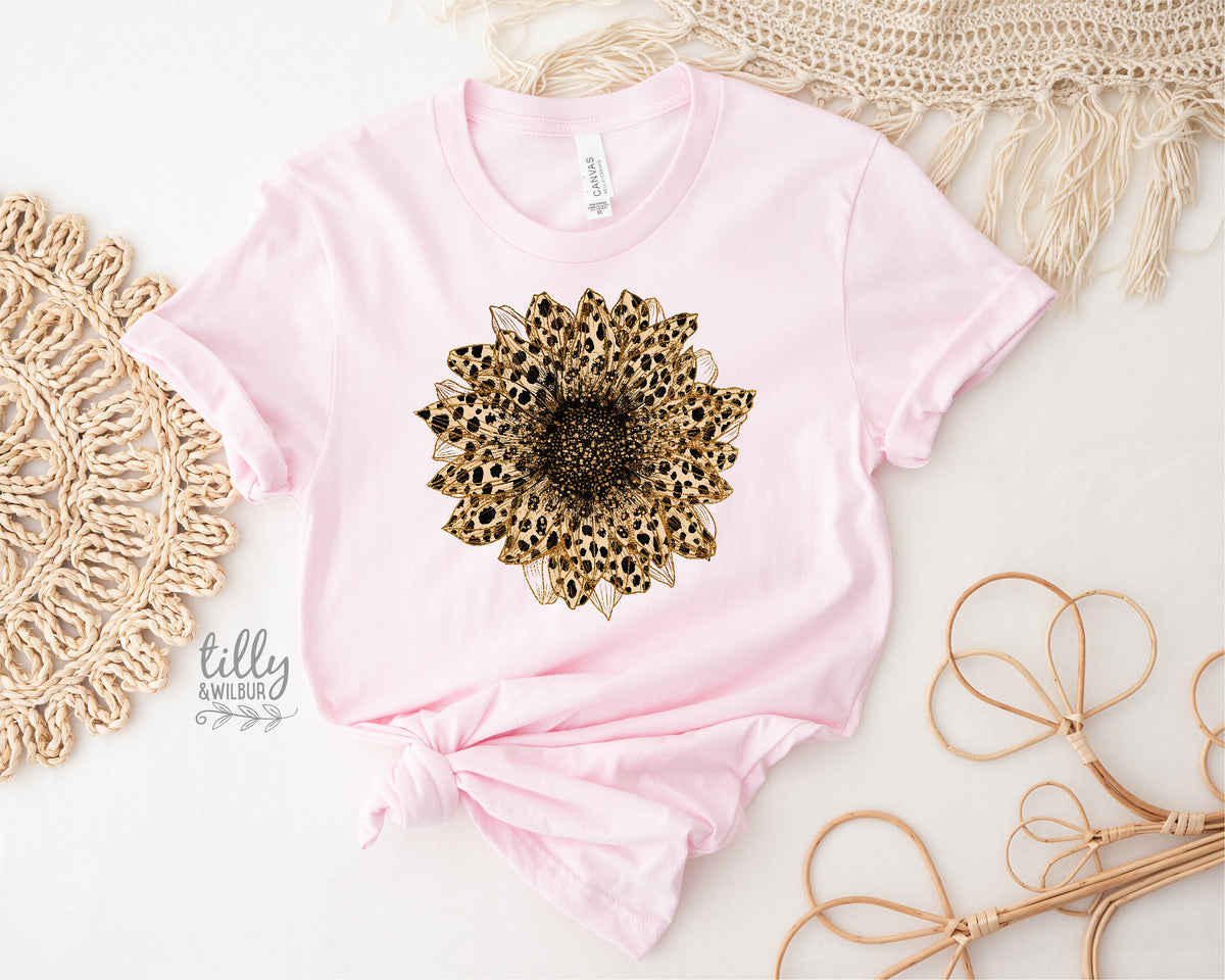 Daisy T-Shirt, Flower T-Shirt, Sunflower T-Shirt, Boho T-Shirt, Floral T-Shirt Gift, Birth Month Flower, Gift For Sister, Gift For Mother
