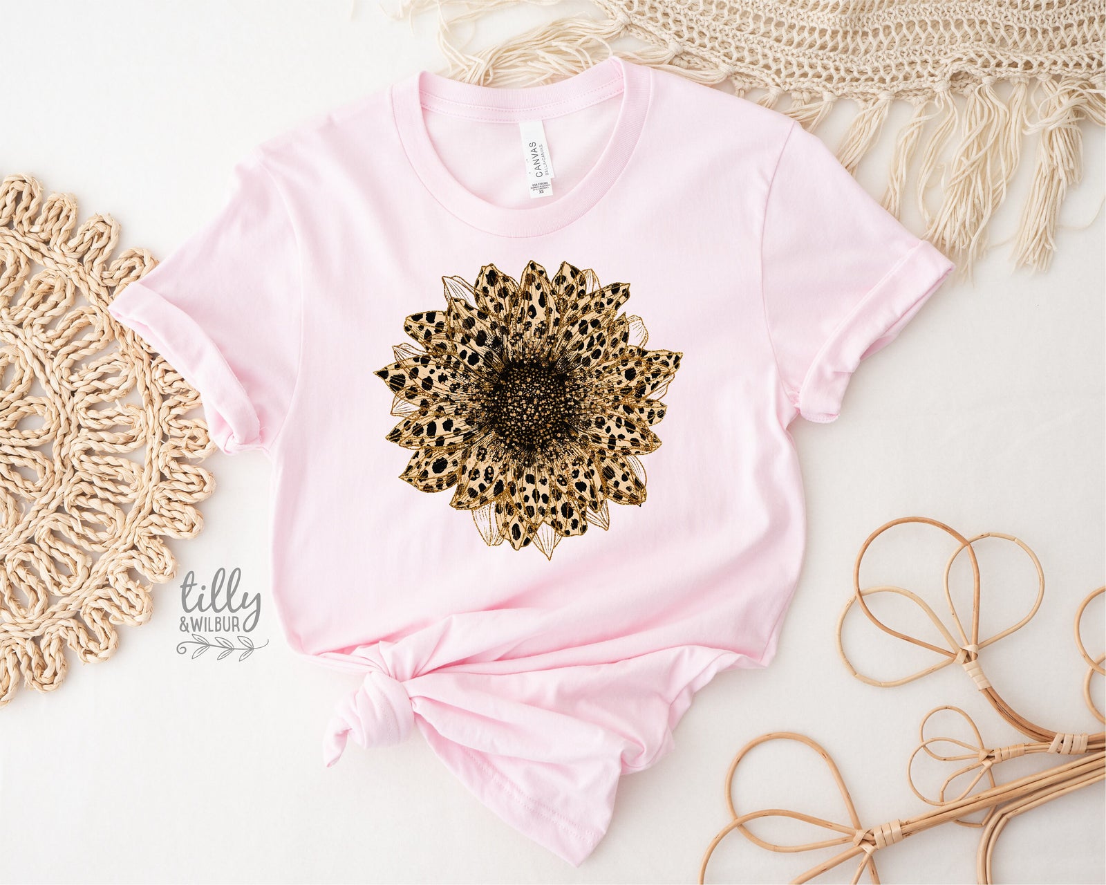 Daisy T-Shirt, Flower T-Shirt, Sunflower T-Shirt, Boho T-Shirt, Floral T-Shirt Gift, Birth Month Flower, Gift For Sister, Gift For Mother