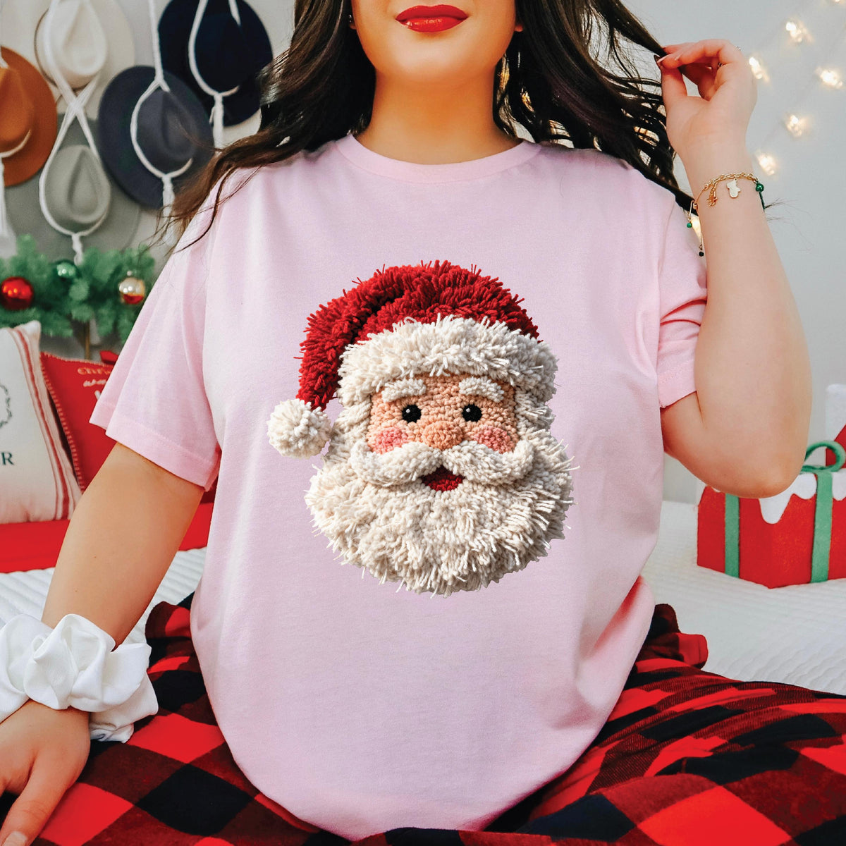 Faux Yarn Santa Claus Shirt, Tufted Christmas Tee, Punch Needle Style Holiday Top, Textured Santa Face T-Shirt